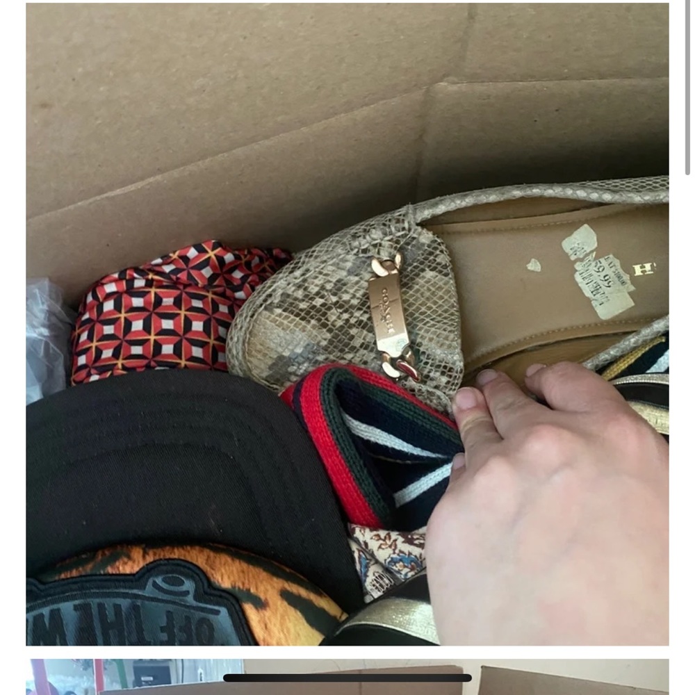 HUGE WOMEN RESELLER LOT OF 50 piece - Picture 3 of 3